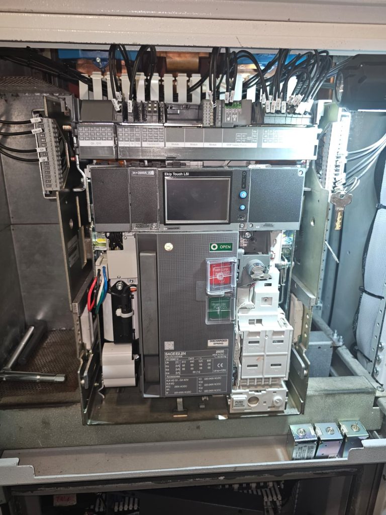 RAM project: Marine circuit breaker and its control connections